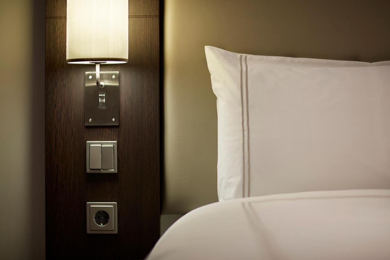 Premier Inn Karlsruhe City Am Wasserturm Екстериор снимка